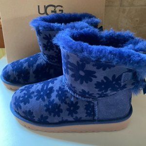 Uggs Big Kids Girls Size 3